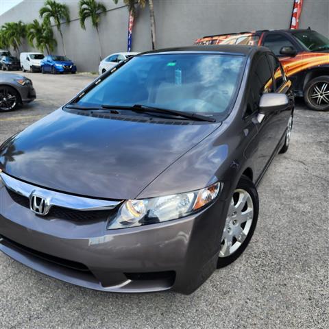 $9999 : Se vende Honda Civic LX image 4