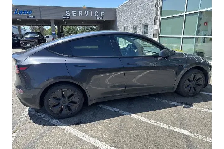 $34997 : Tesla Model Y 2024 Long Rang image 6