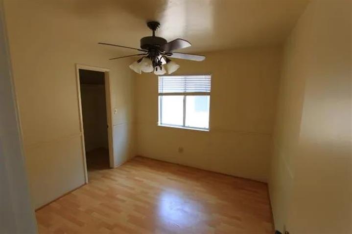 $1500 : Large Clean Two Story image 5