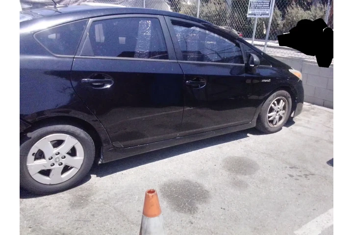 $1000 : 2011 PRIUS CON MOTOR DE  2017! image 2