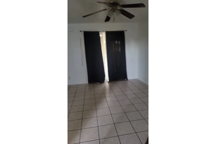 $1400 : Casita pequeña adosada image 4