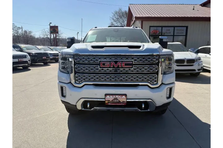 $59950 : 2020 GMC Sierra 2500HD Denali image 3