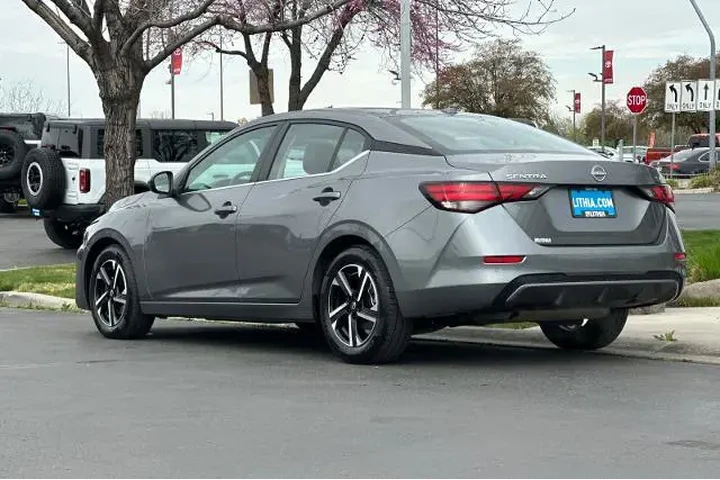 $19995 : Nissan Sentra 2024 SV 4dr Se image 6