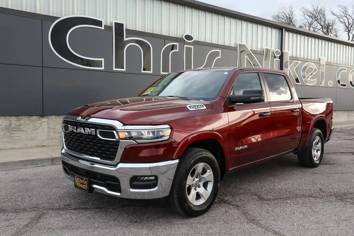 $40587 : 2025 1500 Big Horn 4x4 Crew C image 1