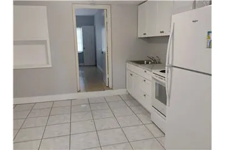 $1375 : Rental property with 1 bedro image 2