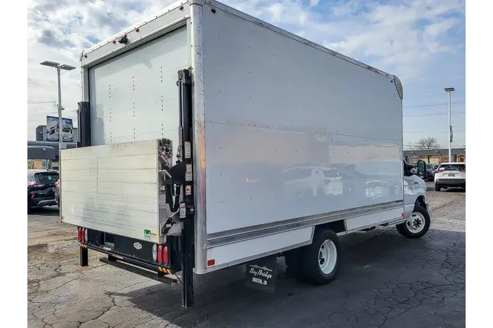 $39997 : Ford E-Series 2023 E-350 SD image 8