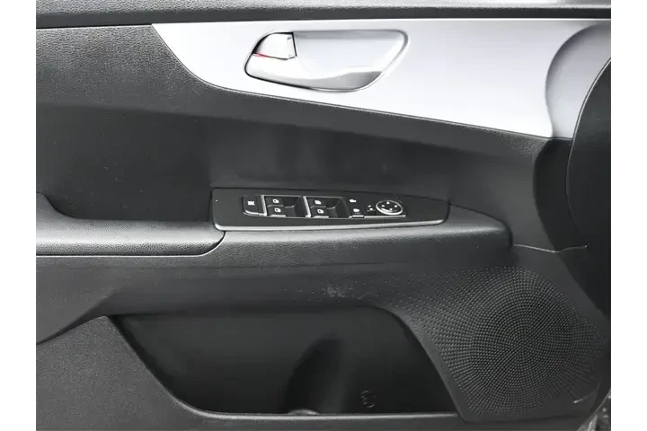 $14998 : Kia Forte 2024 LX 4dr Sedan image 8