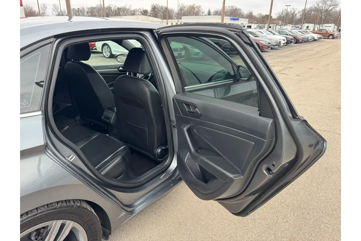 $11980 : 2019 Jetta R-Line image 9