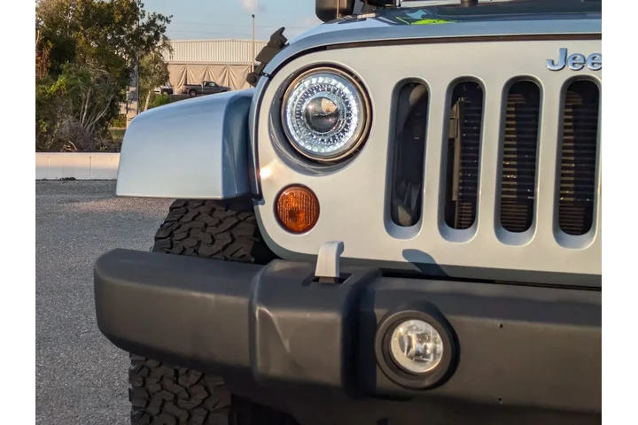 $15997 : Jeep Wrangler Unlimited 2012 image 9