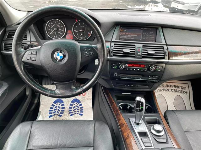 $7400 : 2009 BMW X52009 BMW X5 image 9