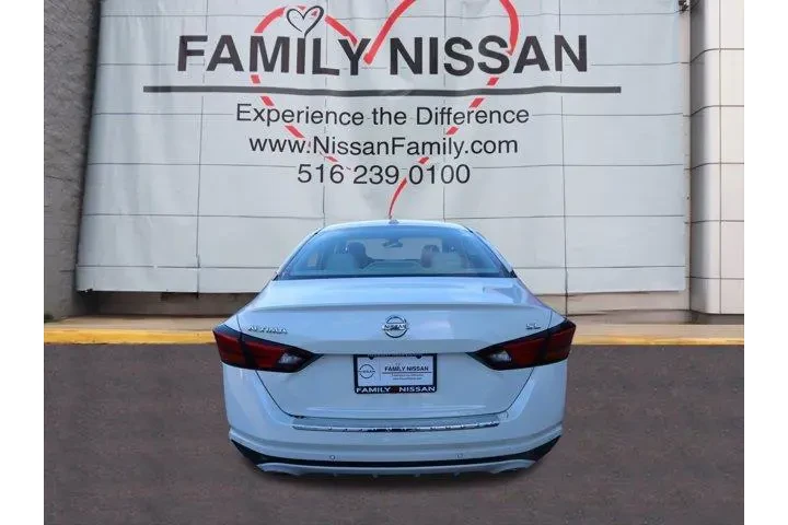 $27309 : Nissan Altima 2022 2.5 SL 4d image 5
