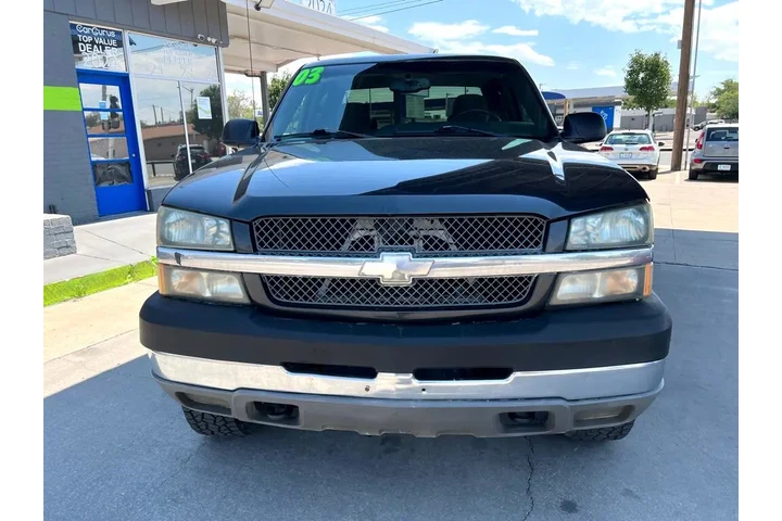 2003 Silverado 2500HD Crew Ca image 2