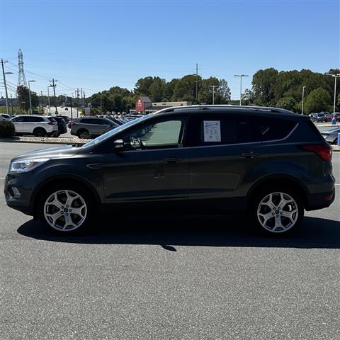 $19927 : PRE-OWNED 2019 FORD ESCAPE TI image 2