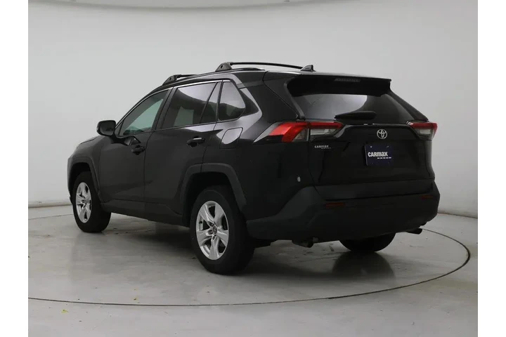 $20998 : Toyota RAV4 2021 AWD XLE 4dr image 2