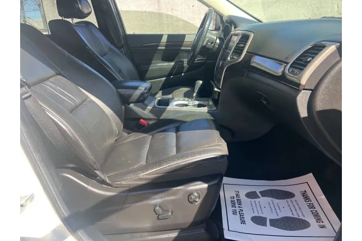 $9499 : 2012 Grand Cherokee Laredo image 8