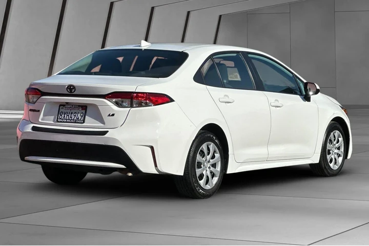 $17300 : Toyota Corolla 2021 LE 4dr S image 4