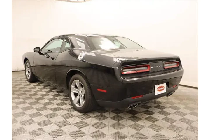 $17788 : Dodge Challenger 2016 SXT 2d image 3