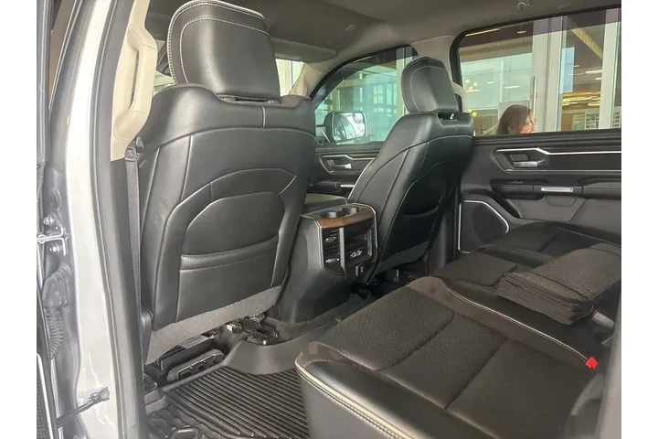 $35990 : Ram 1500 2022 4x2 Laramie 4d image 8