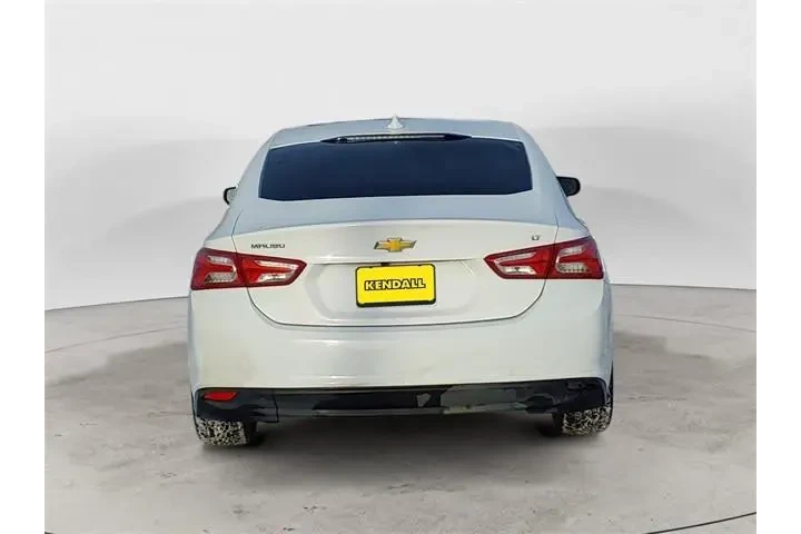 $12988 : Chevrolet Malibu 2020 LT 4dr image 4