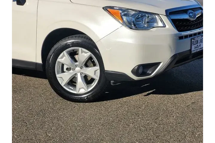 $14435 : Subaru Forester 2016 AWD 2.5 image 6