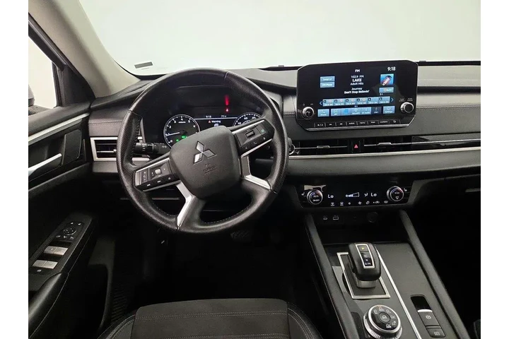 $22998 : Mitsubishi Outlander 2024 AW image 10