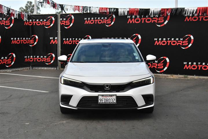 $24997 : Civic Hatchback EX-L image 2