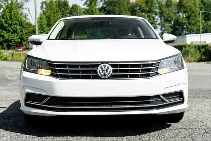 $9999 : Volkswagen Passat 2017 1.8T image 5