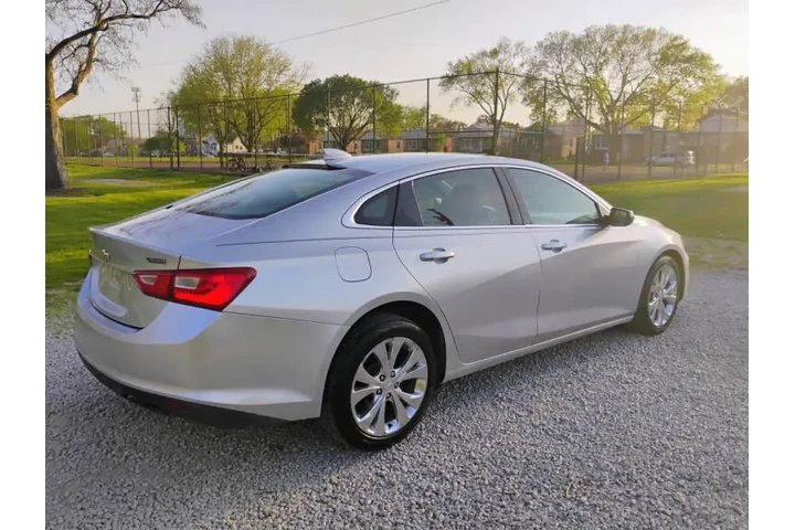 $10997 : 2017 Malibu Premier image 7