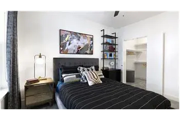 $1700 : Rental property with 1 bedro image 7