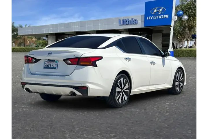 $10999 : Nissan Altima 2019 2.5 SL 4d image 3