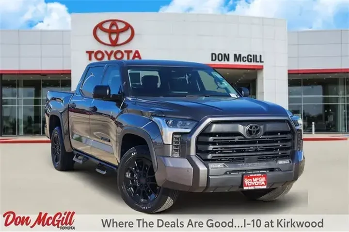 $38495 : Toyota Tundra 2023 4x4 SR5 4 image 1
