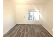 $1950 : 1 Bedroom 1 Bath Upstairs thumbnail