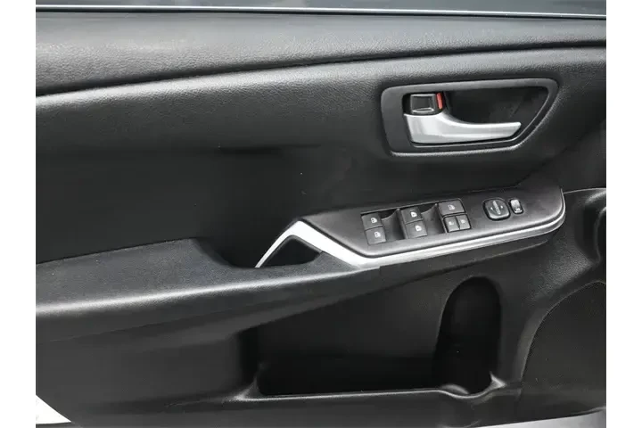 $11406 : Toyota Camry 2015 SE 4dr Sed image 5