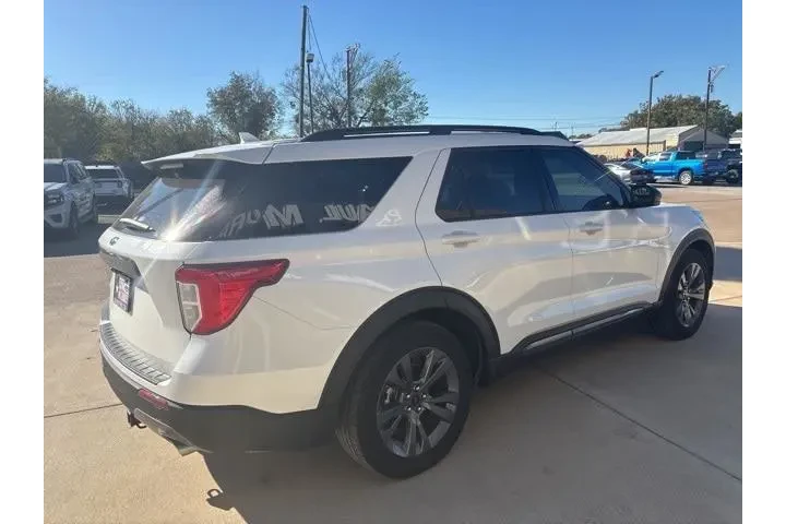 Ford Explorer 2023 XLT 4dr S image 6
