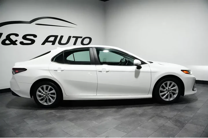 $18817 : 2021 Camry image 5