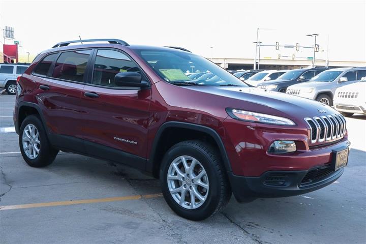 $14988 : 2016 Cherokee Sport image 4