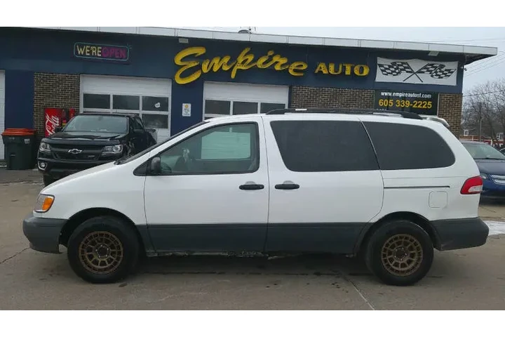 $3999 : 2002 Sienna CE image 1