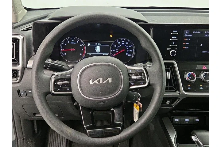 $23998 : Kia Sorento 2022 LX 4dr SUV image 10