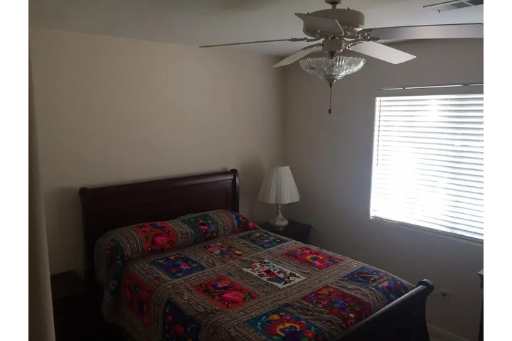 $1300 : 9810 Portland Rose Ave, Bakers image 5