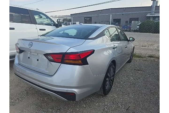 $18912 : Nissan Altima 2025 2.5 SV 4d image 4