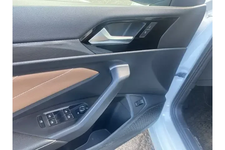 $24947 : Volkswagen Jetta 2025 SEL 4d image 10