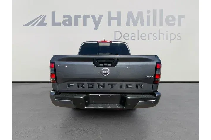 Nissan Frontier 2023 4x2 S 4 image 4