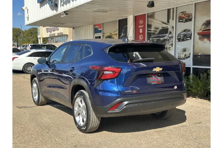 $20999 : 2024 Trax LS image 7