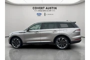$29888 : Lincoln Aviator 2021 AWD Res thumbnail
