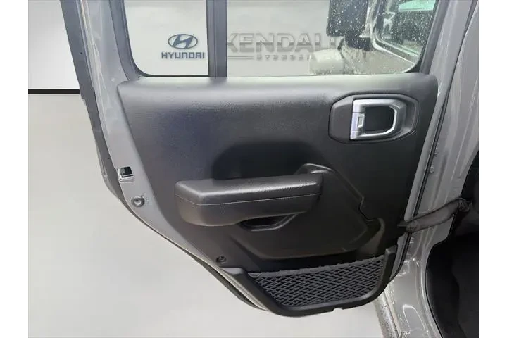$24477 : Jeep Wrangler 2023 4x4 Willy image 10