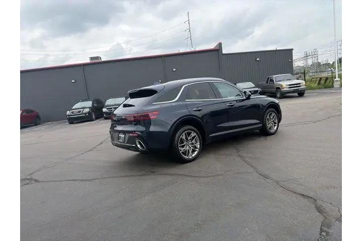 $37980 : Genesis GV70 2025 AWD 2.5T S image 8