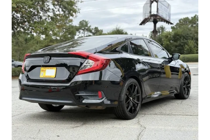 2017 Civic LX image 7