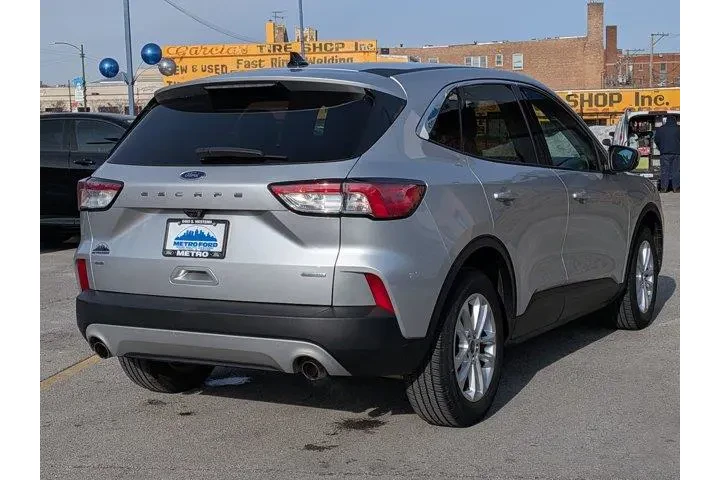 $13898 : Ford Escape 2020 SE 4dr SUV image 3