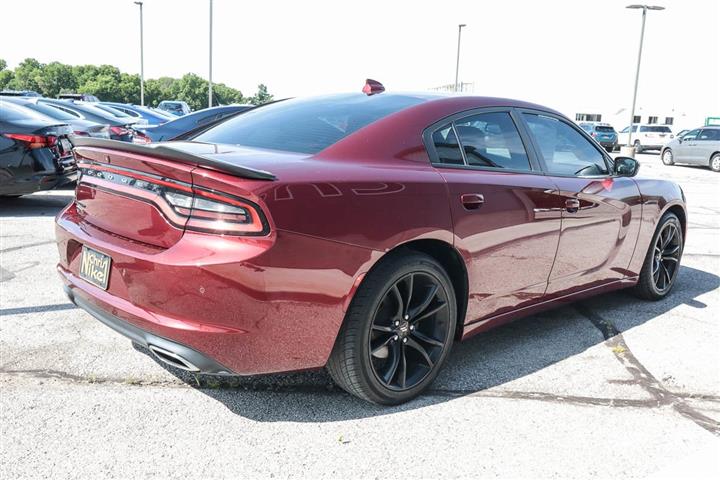 $18949 : 2018 Charger SXT Plus image 4