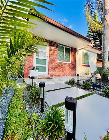 $2000 : Beautiful 2bed house in Miami image 3